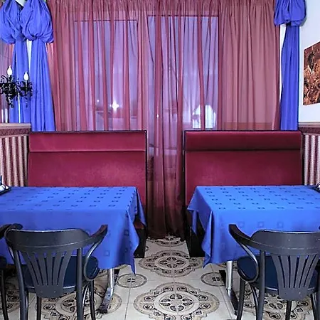Eurohotel Hostel *